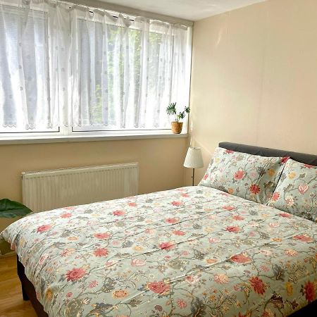 3Br Central London Close Station Esterno foto