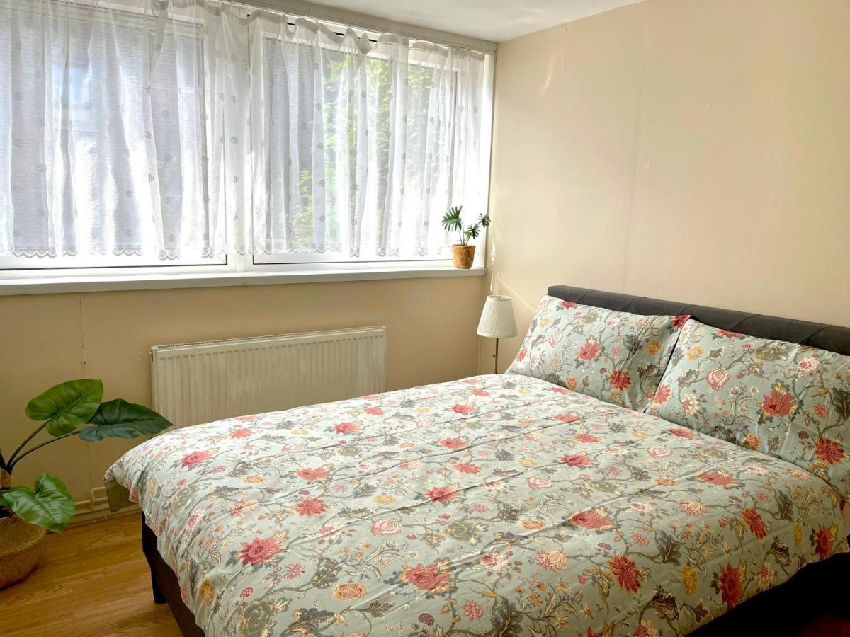 3Br Central London Close Station Esterno foto
