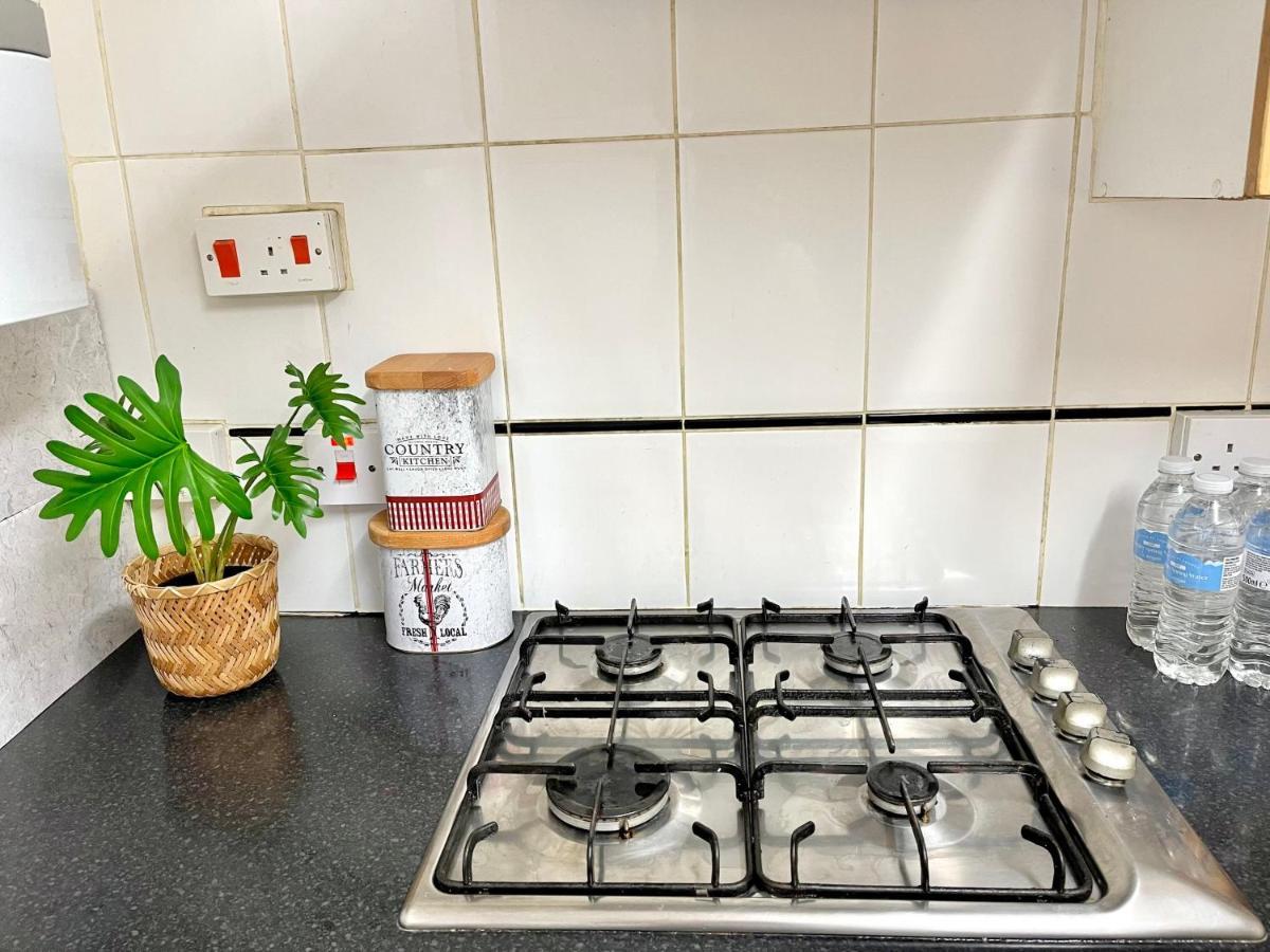 3Br Central London Close Station Esterno foto