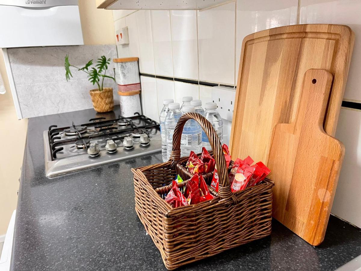 3Br Central London Close Station Esterno foto