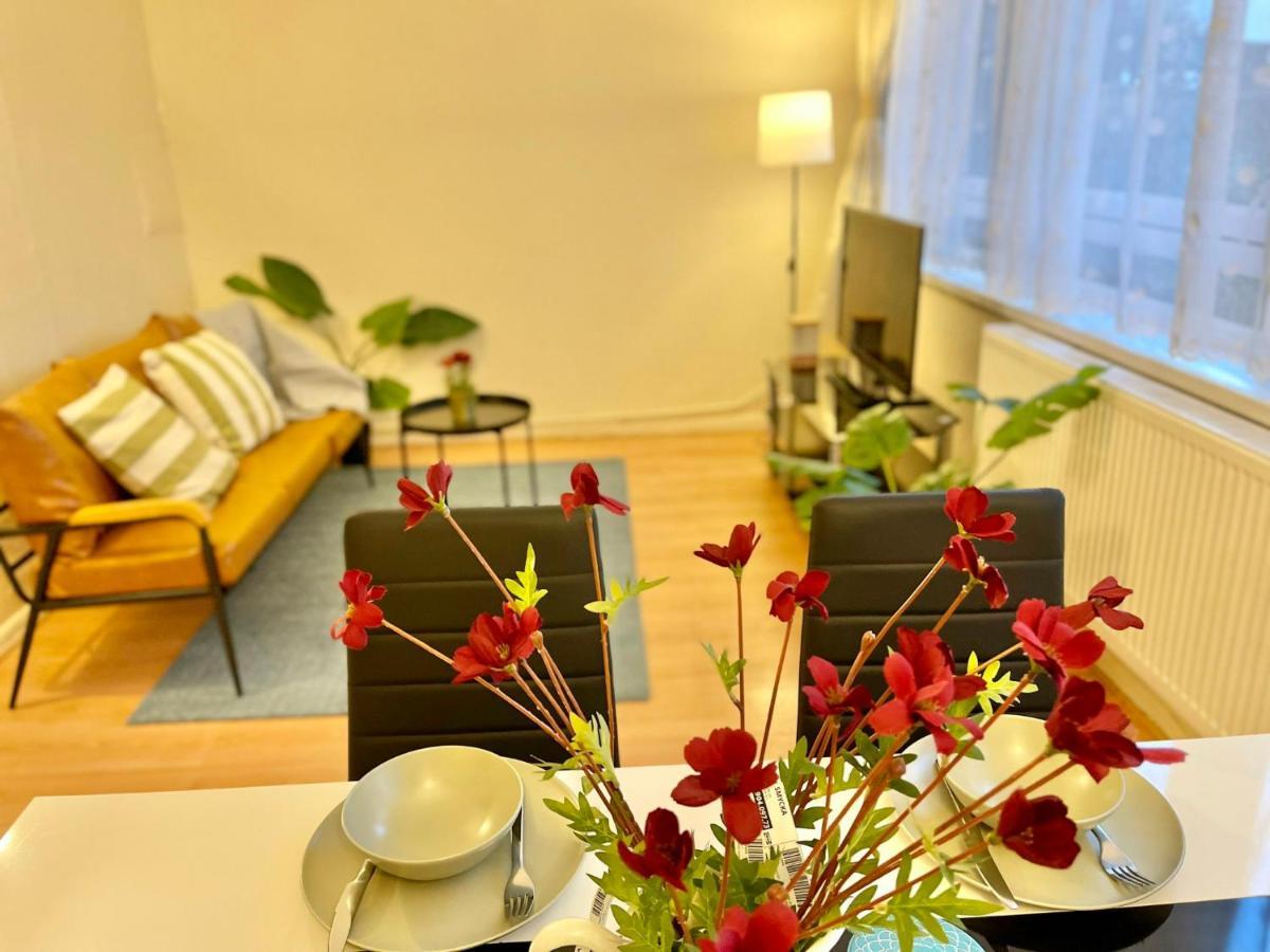 3Br Central London Close Station Esterno foto